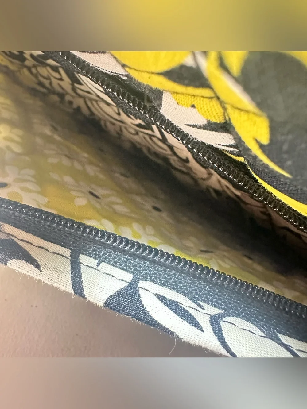 Vera Baroque Hardshell iPad Laptop Bag Black Grey White Yellow Chartreuse 12 x 9